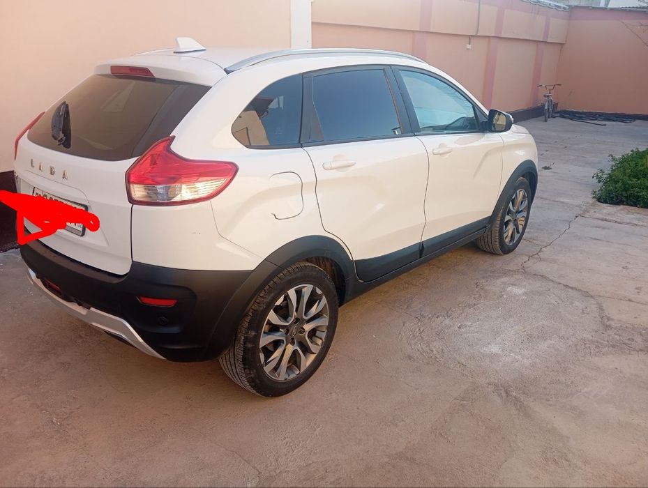 Lada xray kross 2019