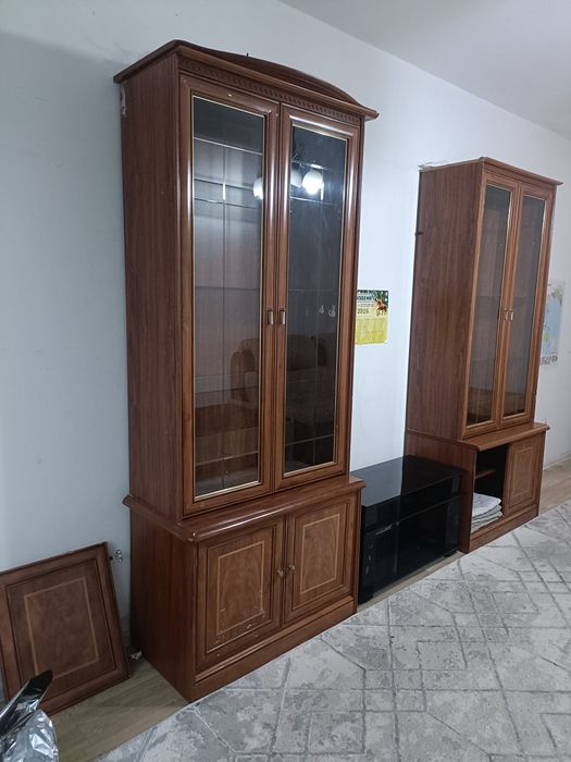 Прихожка, кровать, стол, диван