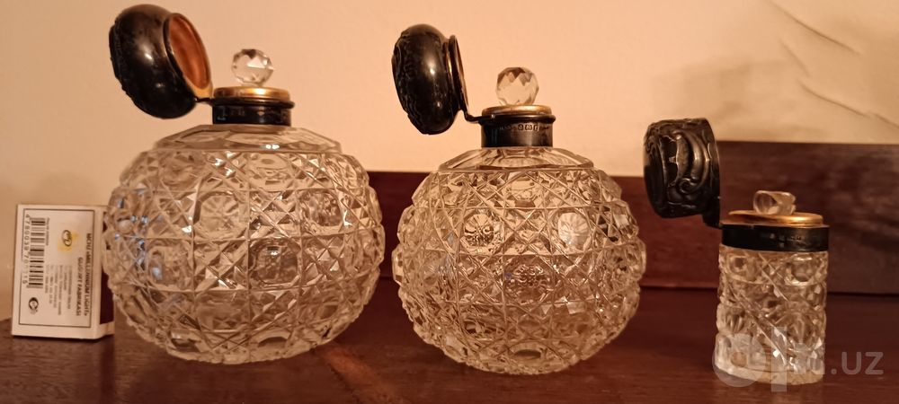 Старинный парфюмерный набор.