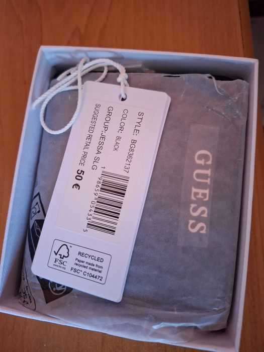 Дамско портмоне GUESS