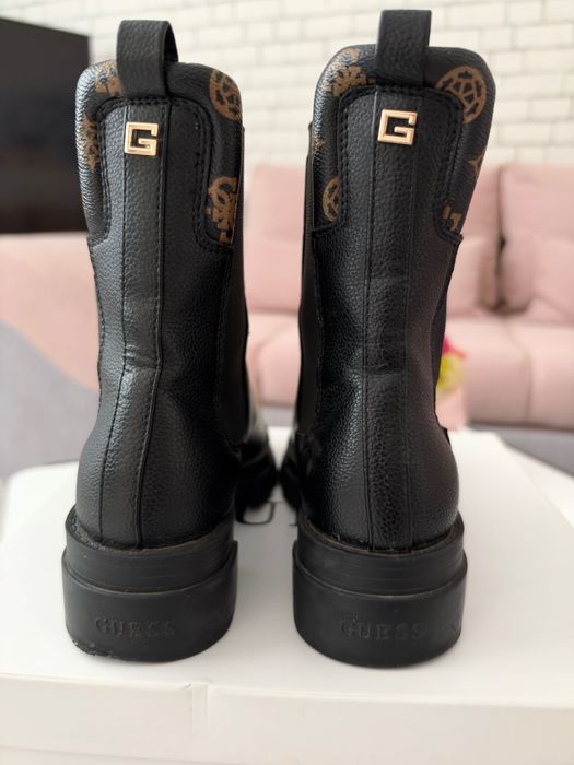 Черни боти Guess