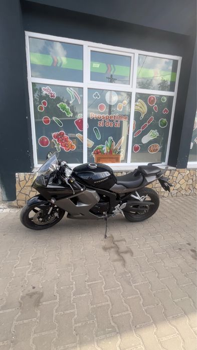Hyosung GT 125 R