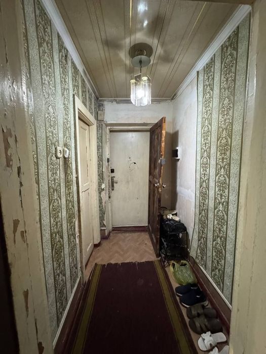 ПРОДАЕТСЯ Чирчик ш. Ок ковок кирпичный дом 3/3/4 65 м²
