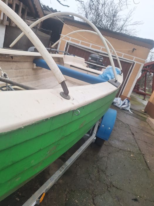 Barca  Lotus motor peridoc