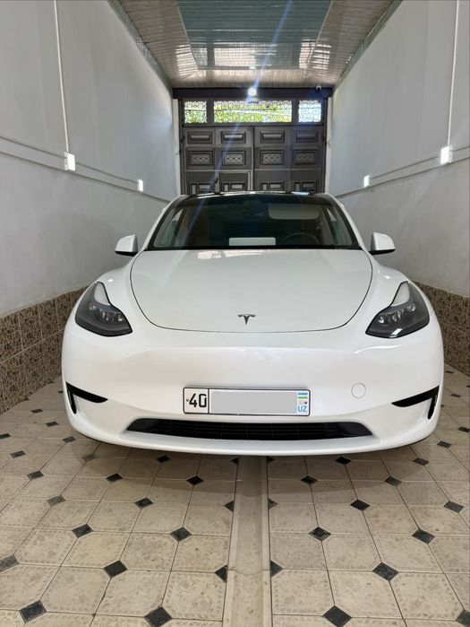Tesla model Y RWD