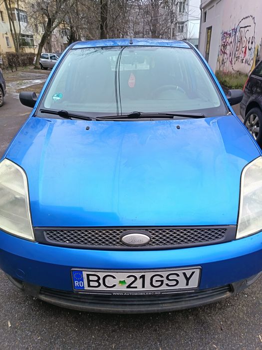 Vând Ford Fiesta 2004