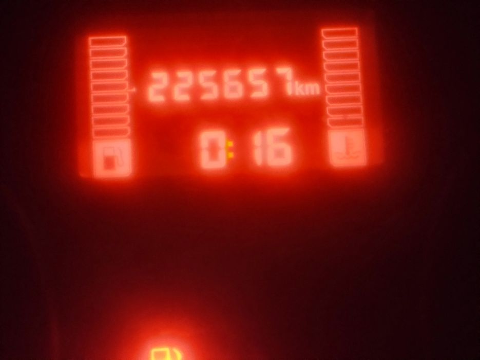 Vând schimb Dacia Logan 2009 modelul fenzleit motor 1.4 mpi benzina ga