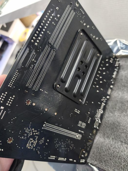 Placă de bază B450M-HDV