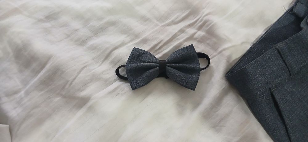 Vând costum pentru copii 10 ani