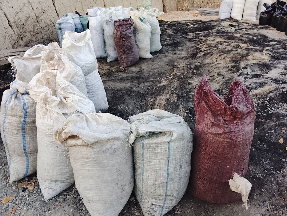 Кумирхока сотилади