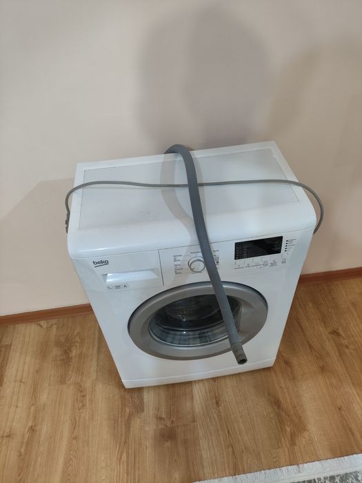 Стиралка Beko(не рабочее) на запчасти