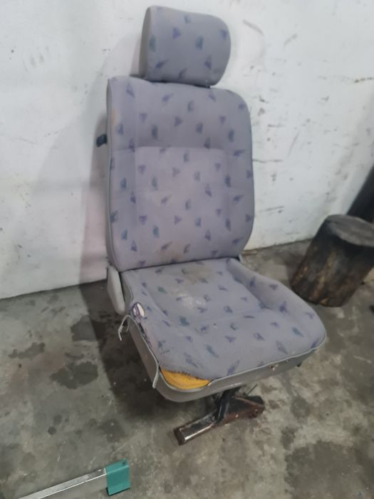 Vând banchete t4 transporter caravelle multivan