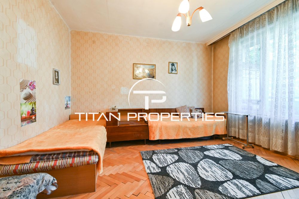 Тристаен за продажба в кв. Сухата река