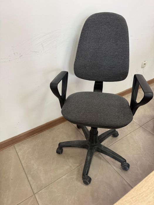 Продается офисное кресло