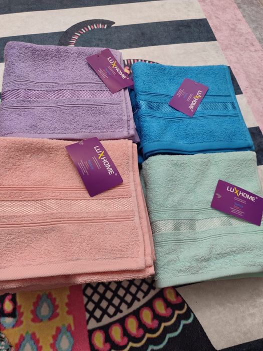 Простыни новые новые, полотенца