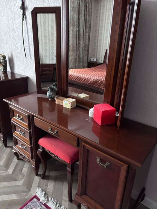 Продаётся спальный гарнитур