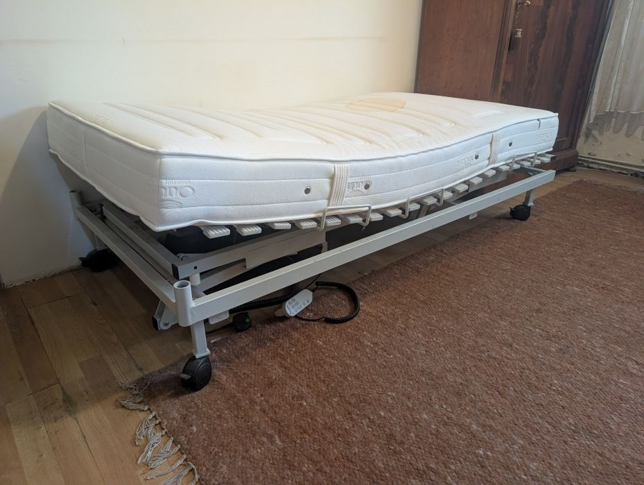 Pat medical cu telecomanda