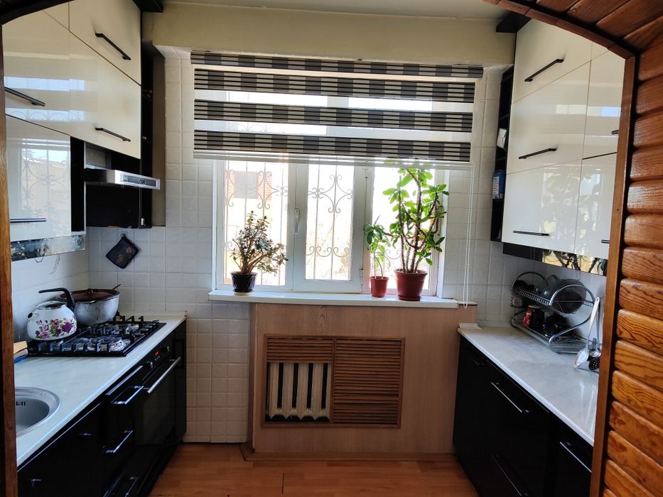 Продается своя 4-х комнатная квартира.  Юнусабад 16 квартал.