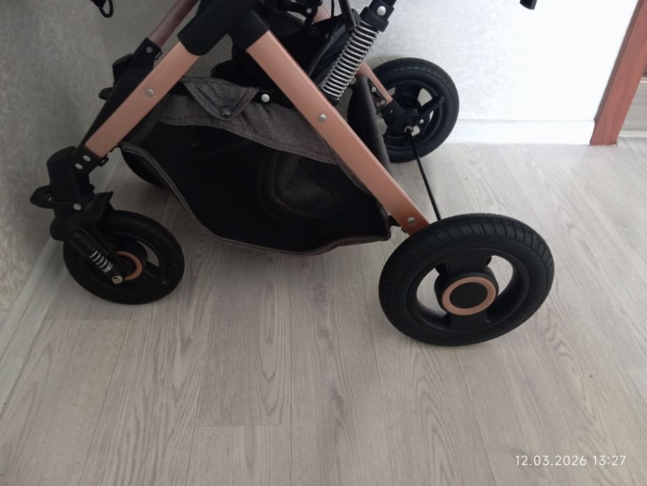 Продам детскую коляску