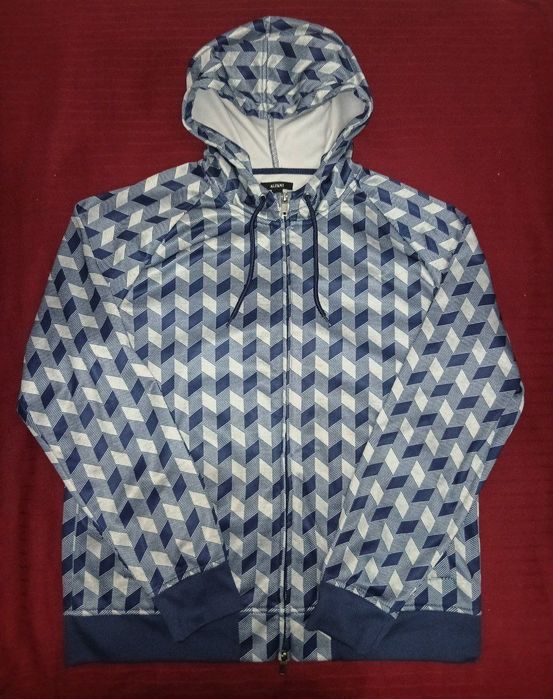 Из США, мужская толстовка 
с капюшоном Alfani на молнии.