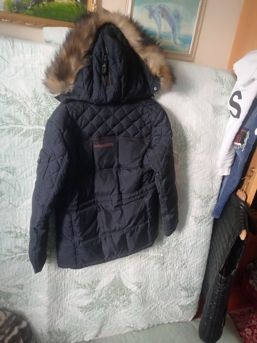 Продаю мужскую куртку