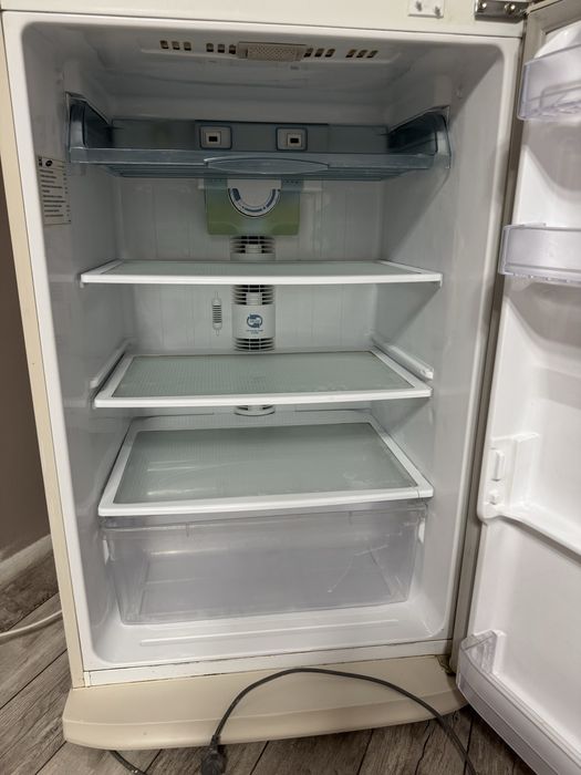 Холодильник Samsung