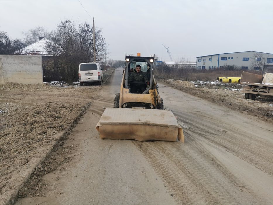 Închiriez buldo bobcat matura excavator foreza gauri cilindru