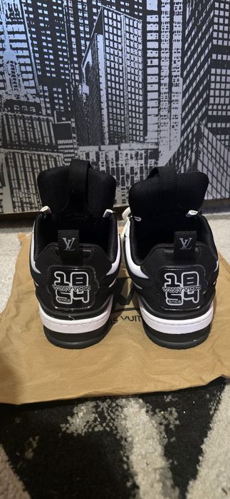 Vând adidași louis vuitton skate