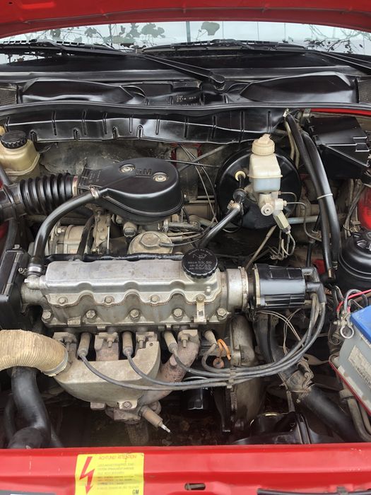 Opel Vectra A (1990) 1.6 Benzină – Proiect Tuning Unic / Retro-Mod