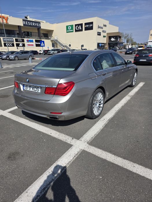 Vand urgent BMW Seria 7 (pret valabil pt cash)