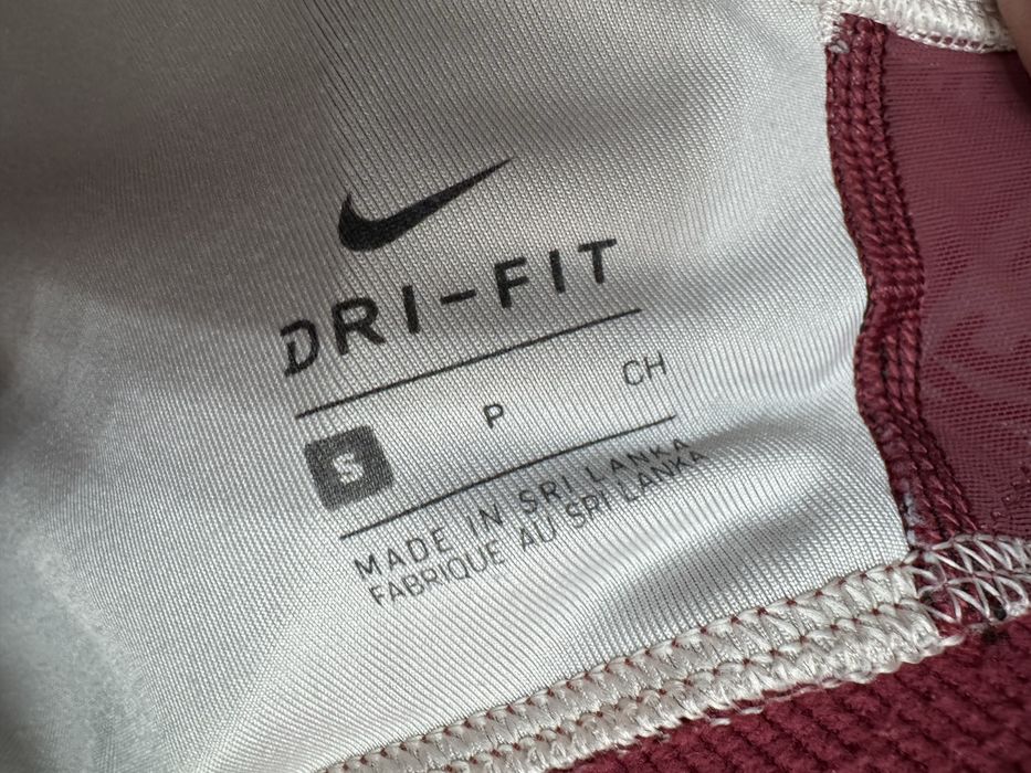 Дамско бюстие Nike
