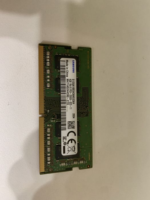 Samsung DDR4 SO-DIMM на 4 ГБ