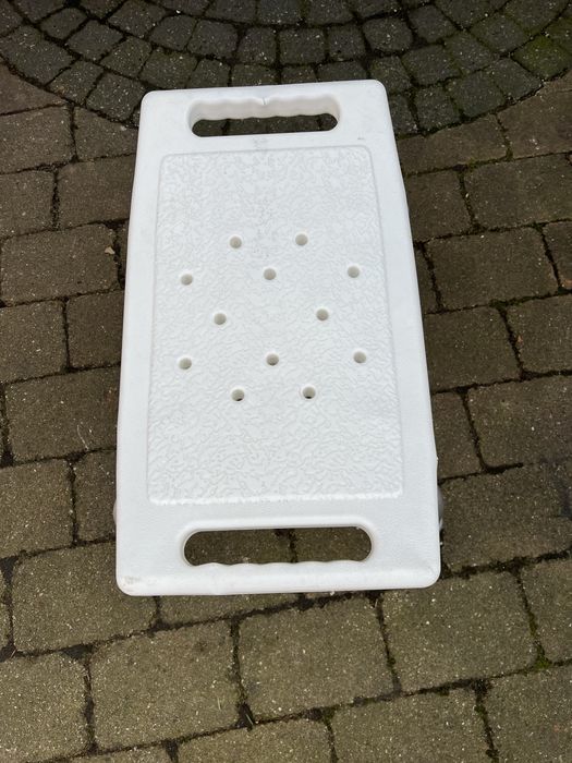 Scaun dus pentru persoane in varsta