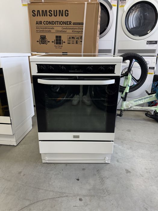 Готварска печка VOSS със керамичен плот-