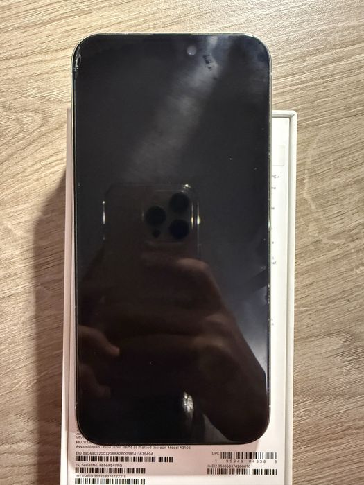 Продавам iphone 15 pro max 256 гб