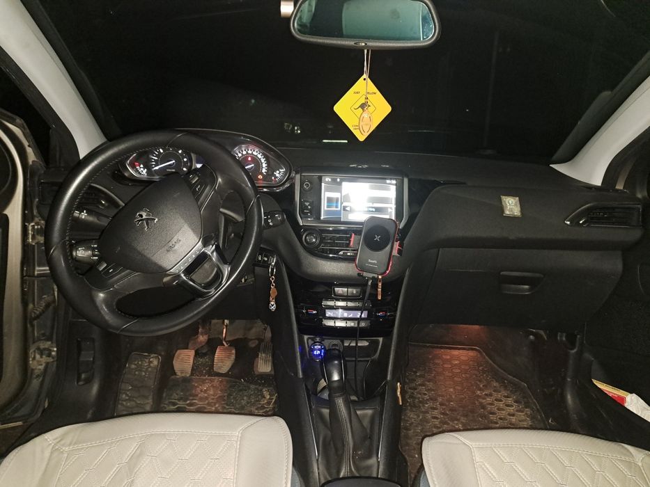 Peugeot 208 1.6 e hdi