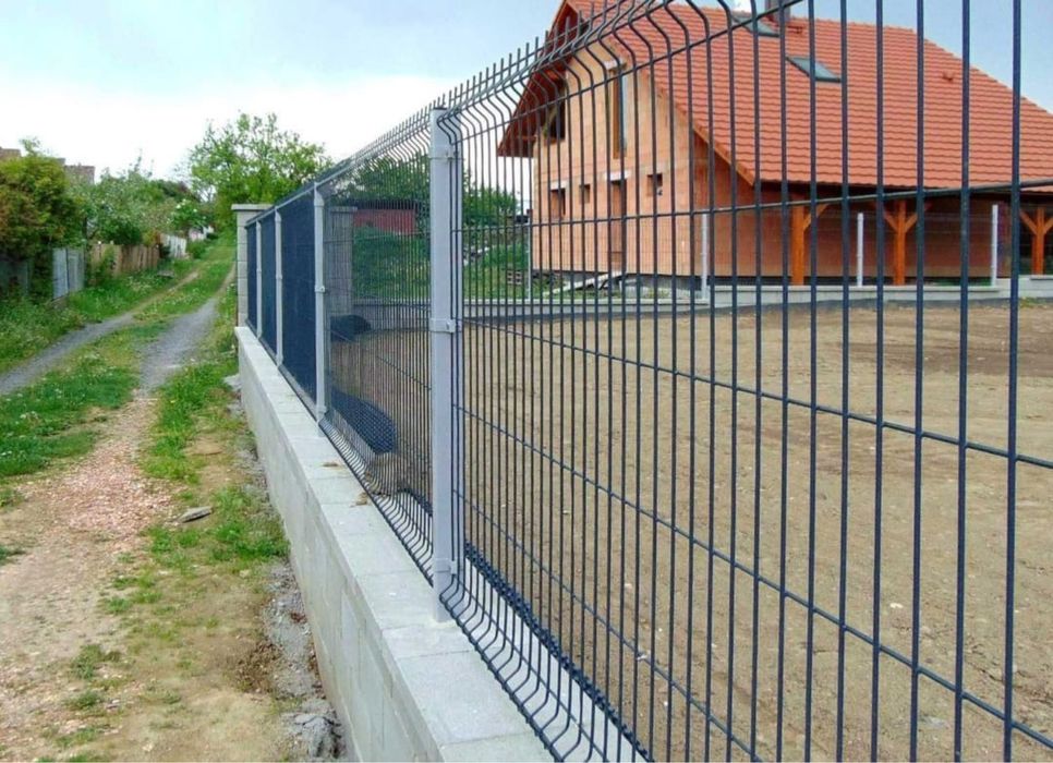 Executam garduri si porti