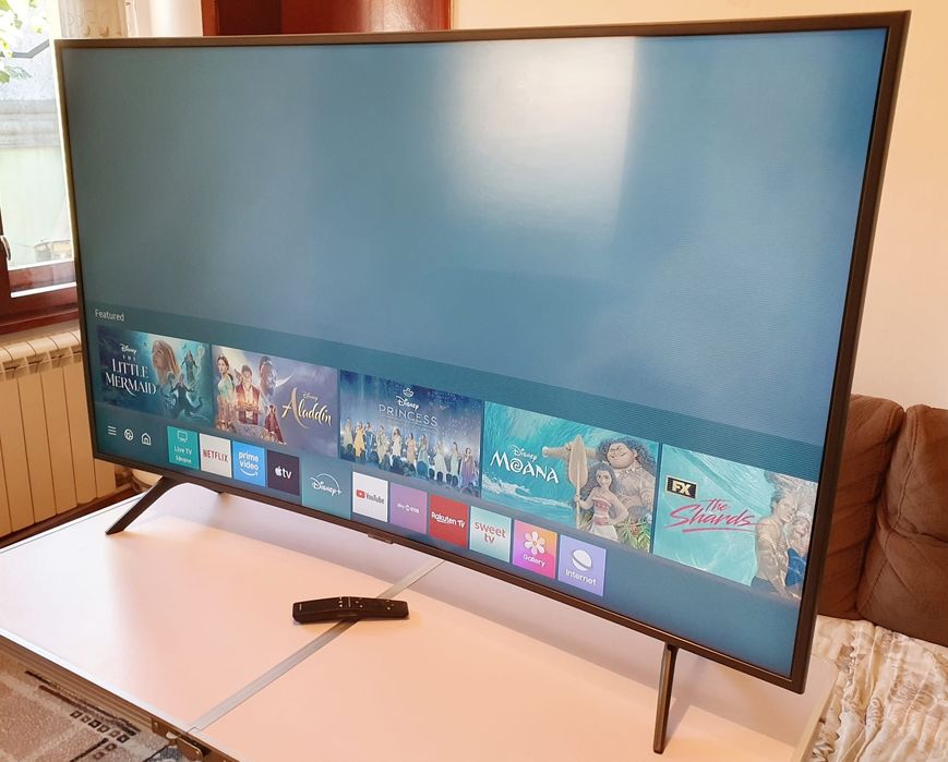 Телевизор Samsung - Извит - 55 ИНЧА - Smart - 4K - Ultra HD !
