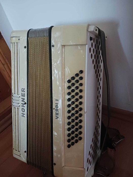 Acordeoane HOHNER 80 BAȘi/ 48 BAȘI, acordate
