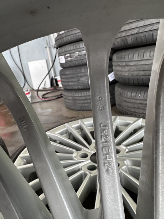 Джанти и гуми TESLA 21