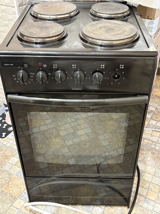 Продам б/у электрическую духовку