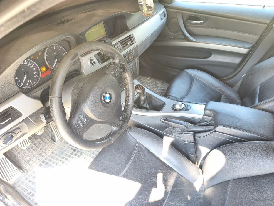 Vând BMW e90 320i