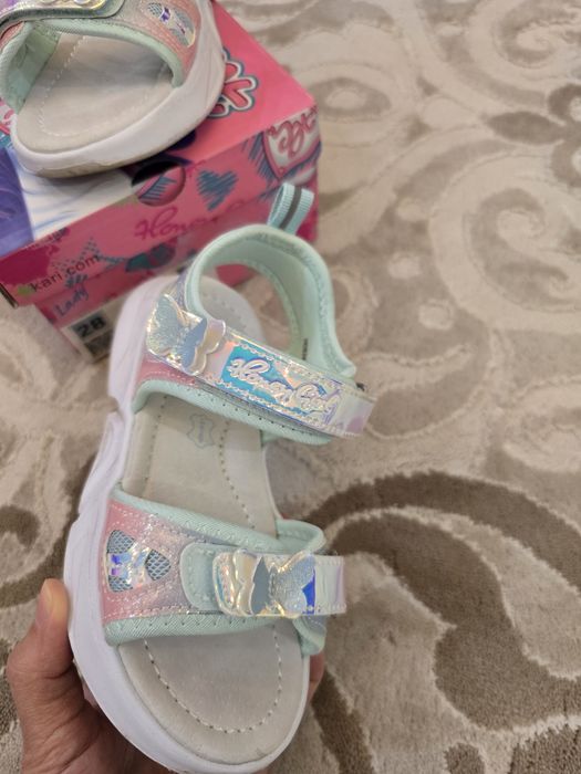 Продам сандали для девочки