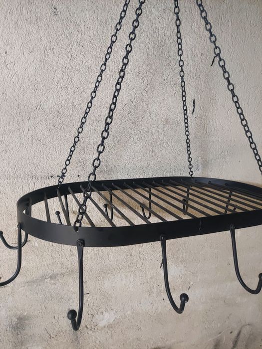 Продавам поставка за посуда