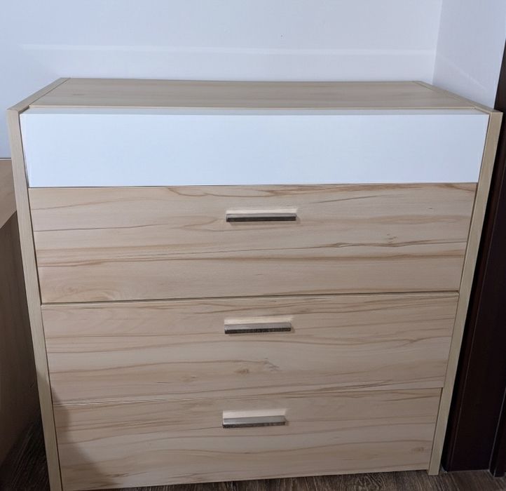 Киімдерге арналған Комод