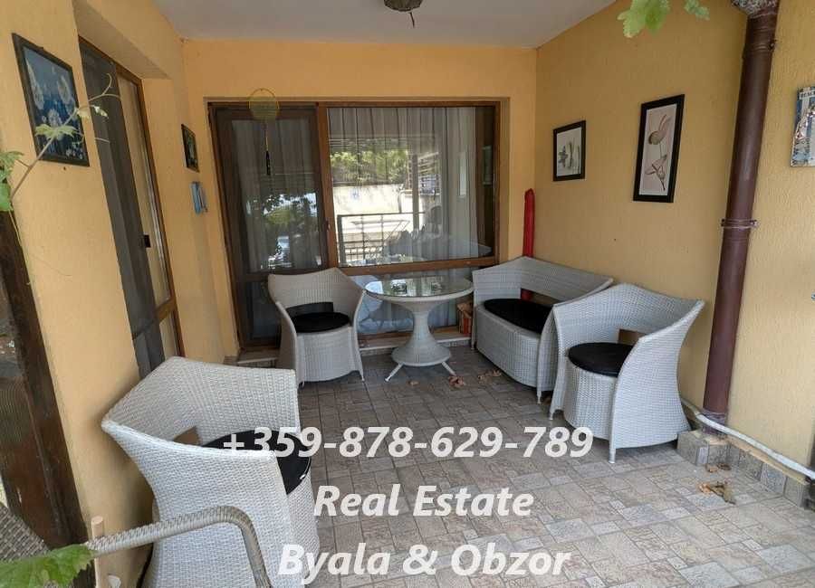 Просторен тристаен апартамент с голяма тераса