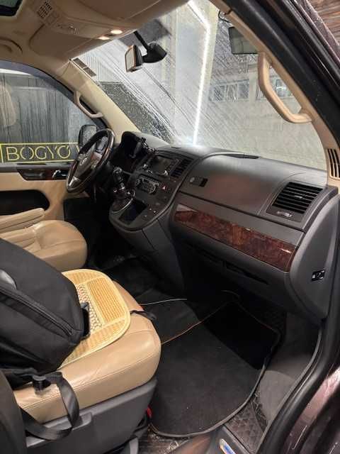 Volkswagen Multivan Highline T5
