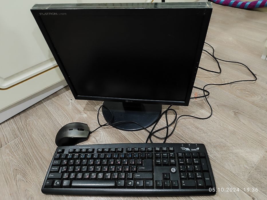 Продам компьютер в комплекте, очень срочно