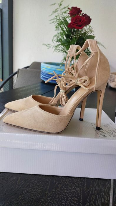 Pantofi crem, 37