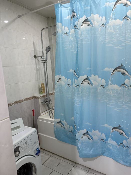 Аренда .Академ городок 3 ком 90. Квадрат
